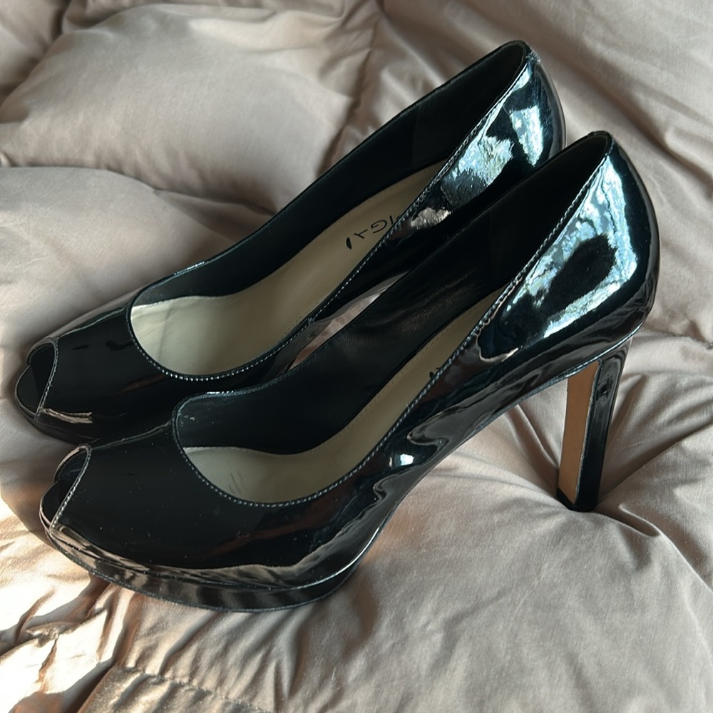 Via Spiga Black patent leather Peep Toe Pumps
